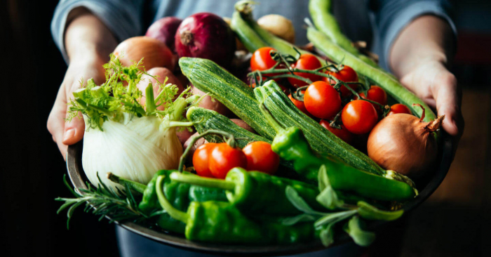"Не шкідливі, а навіть корисні", – фахівці радять не боятись нітратів у ранніх овочах 